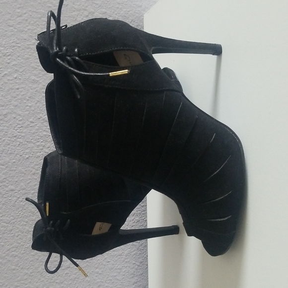 NWT Qupid Heels - Black - Picture 3 of 6